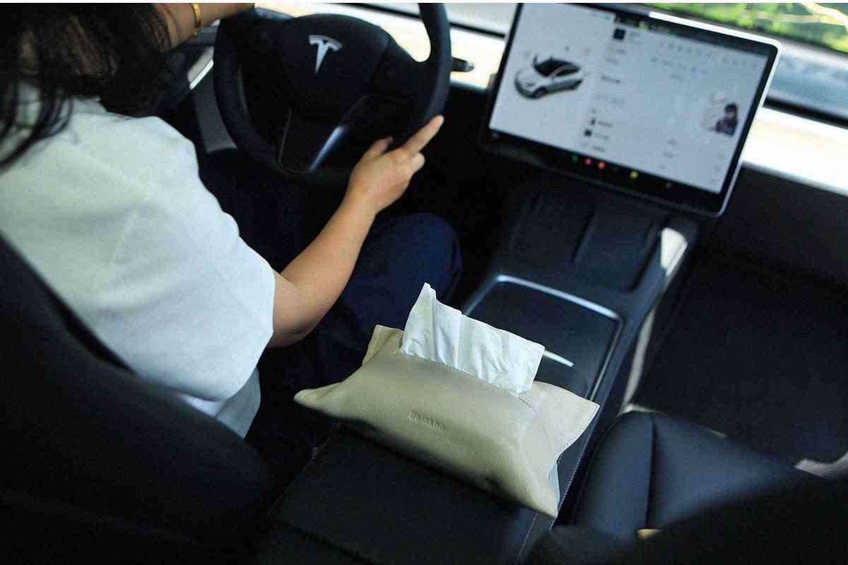 ティッシュケース 吊り下げれる高級車用レザーティッシュホルダー